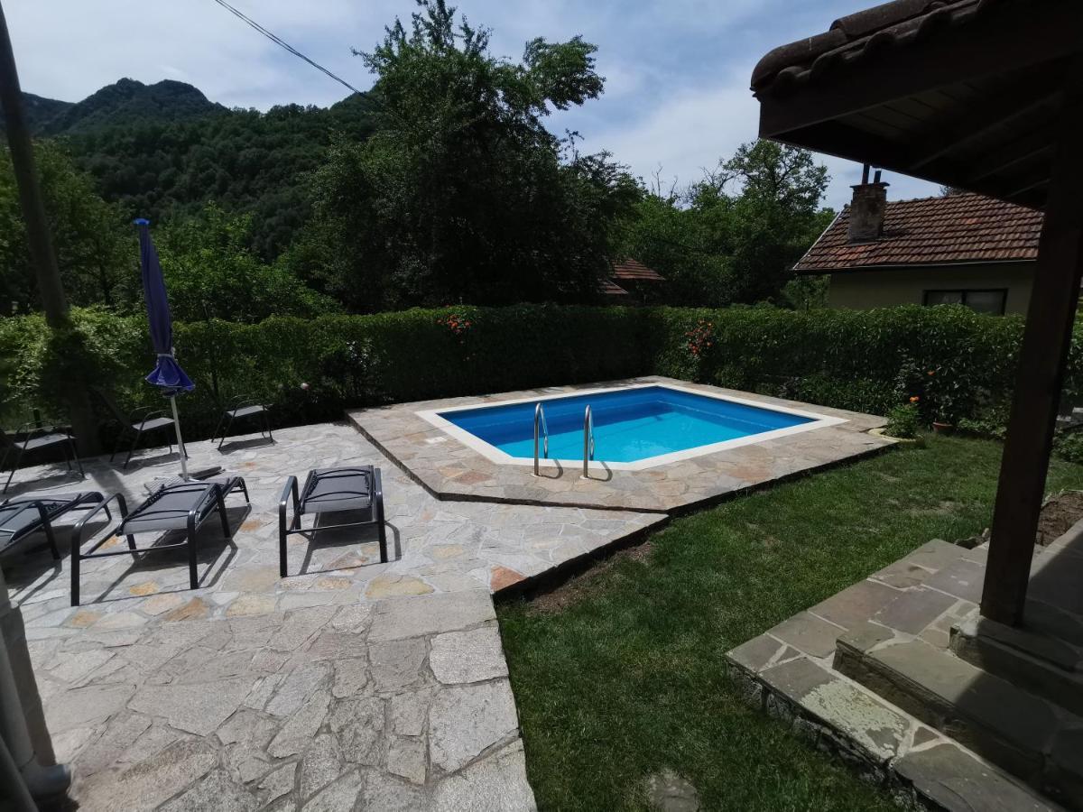 Villa Nanevi Teteven Buitenkant foto