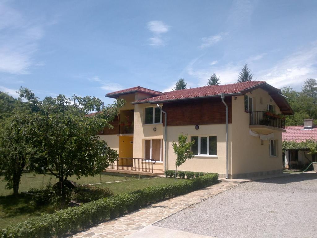Villa Nanevi Teteven Buitenkant foto