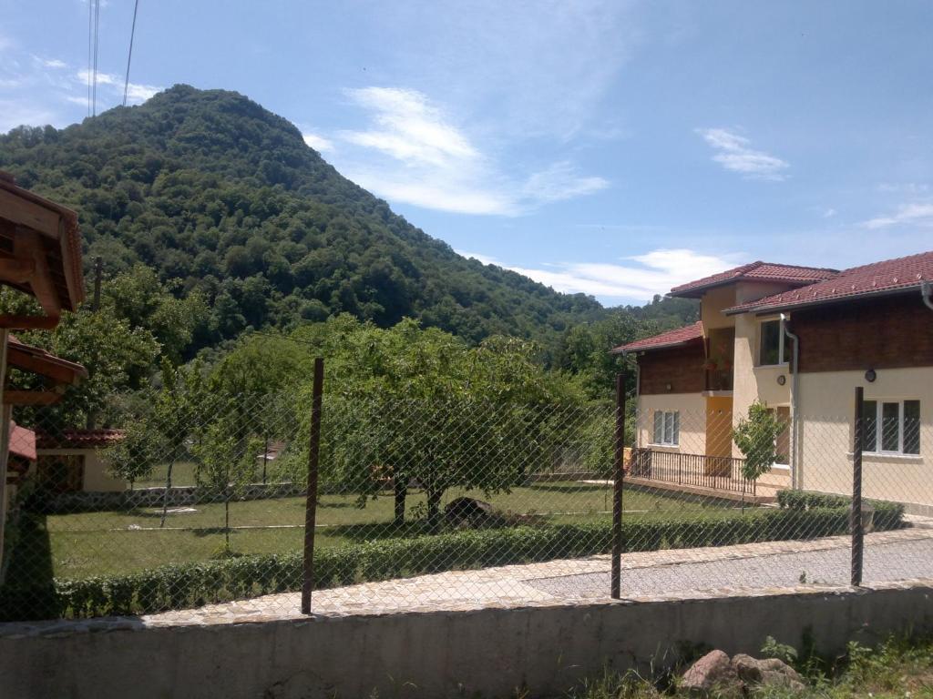 Villa Nanevi Teteven Buitenkant foto