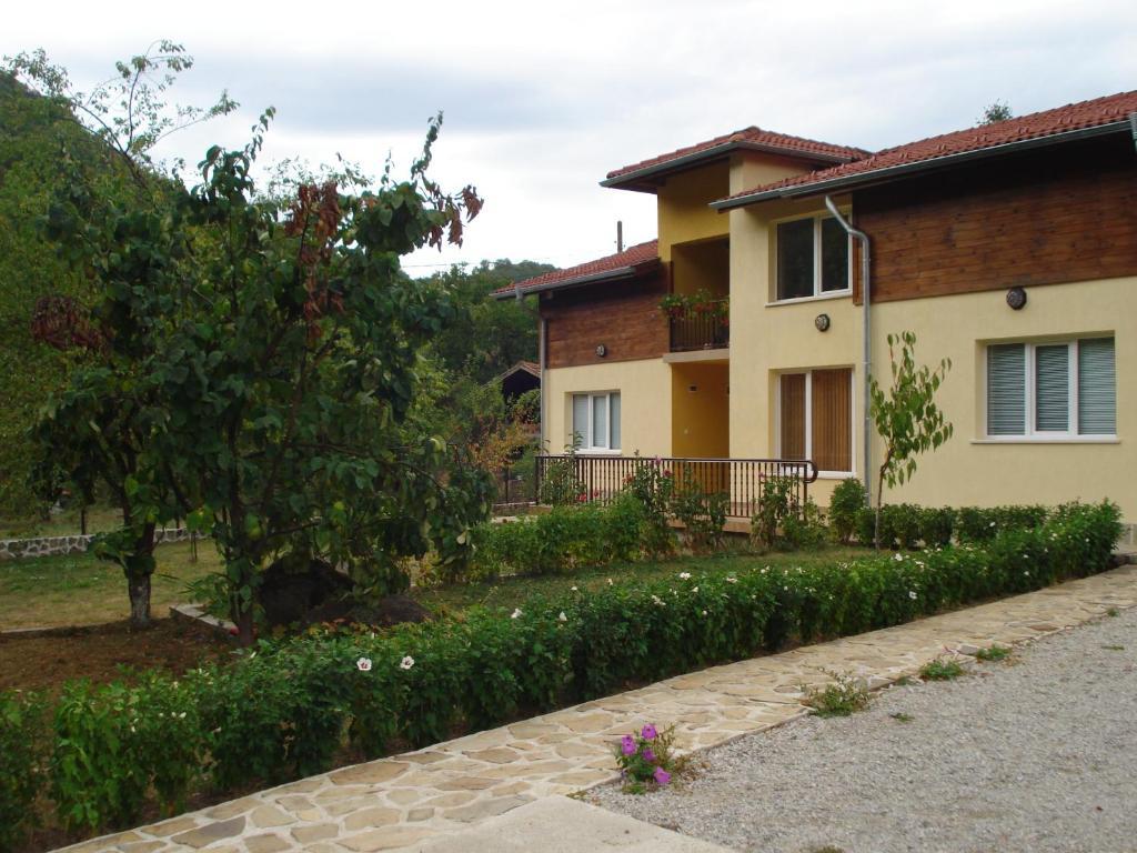 Villa Nanevi Teteven Buitenkant foto