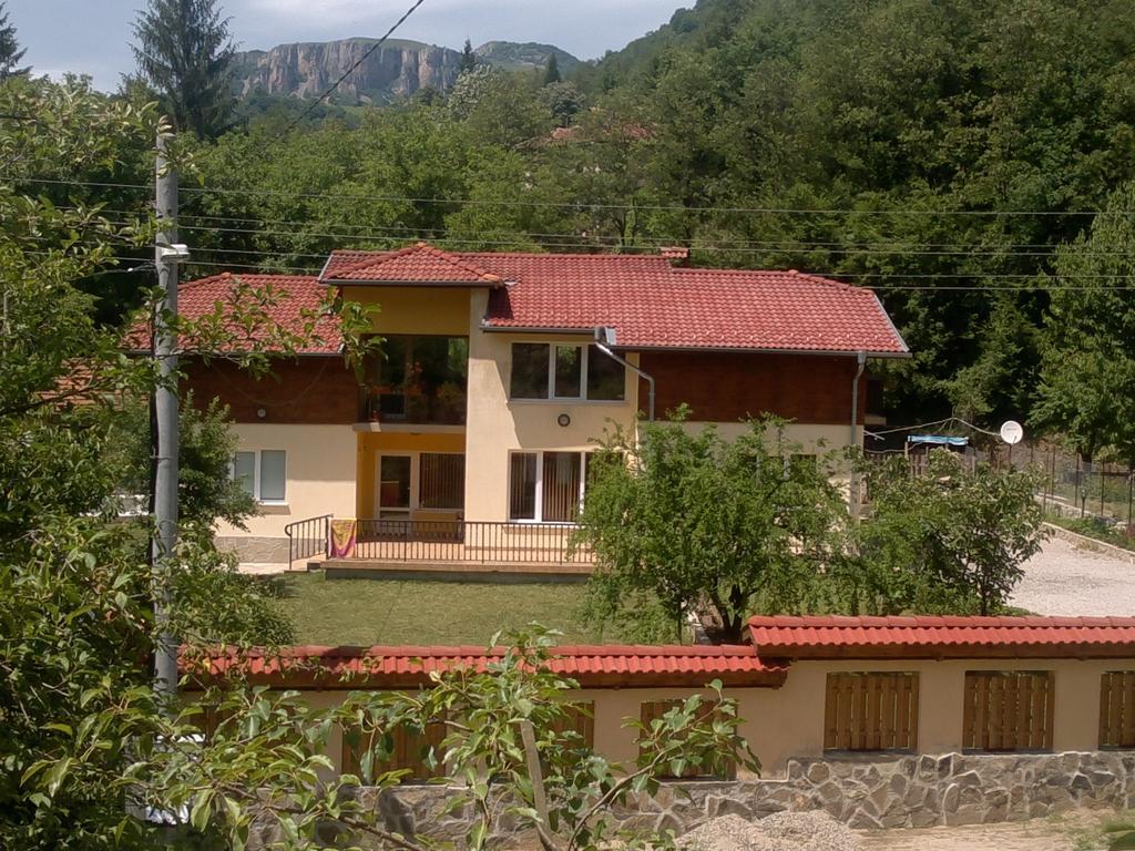 Villa Nanevi Teteven Buitenkant foto