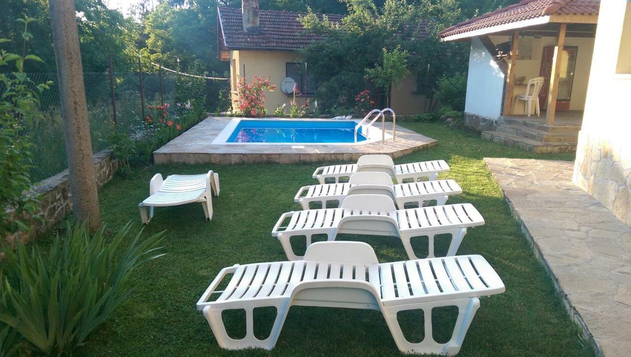 Villa Nanevi Teteven Buitenkant foto
